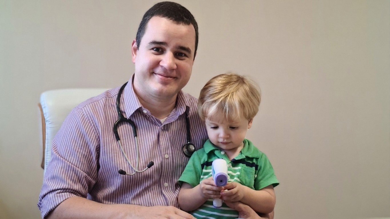 Dr. Rodrigo Lima — Pediatra e Pneumologista Pediátrico em Brasília